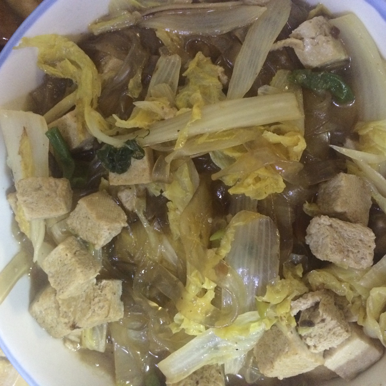 辣味白菜炖冻豆腐