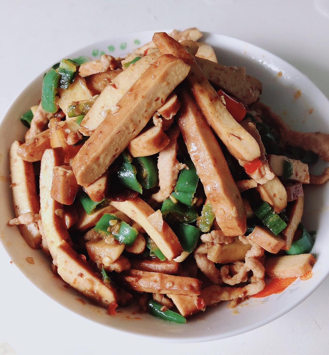 一只小沐沐做的酱香干炒肉