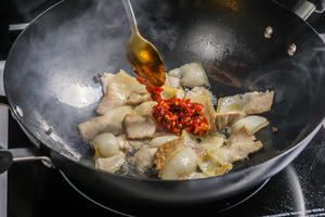 正宗煎粑粑回锅肉的做法 步骤5