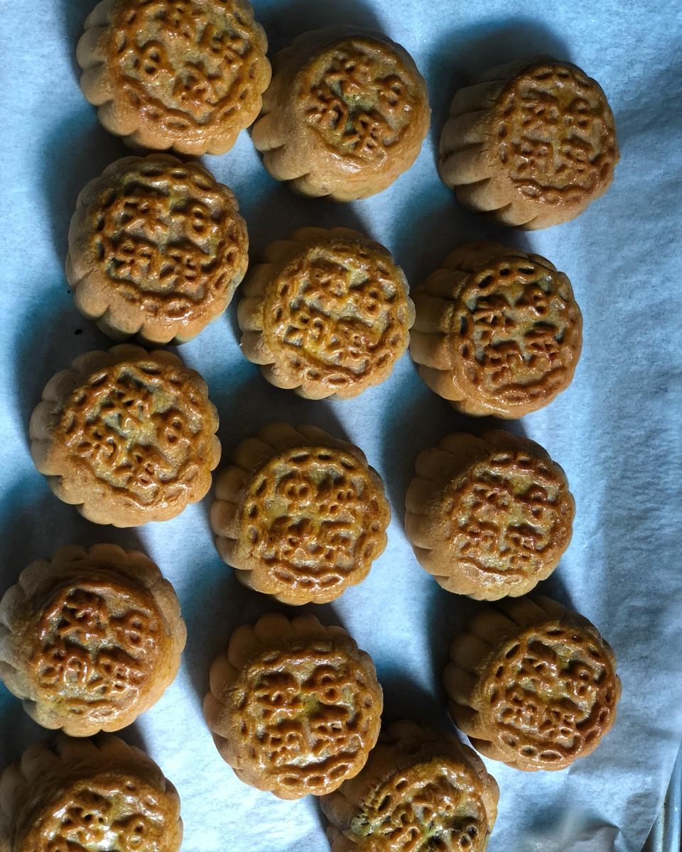 广式月饼——蛋黄莲蓉月饼