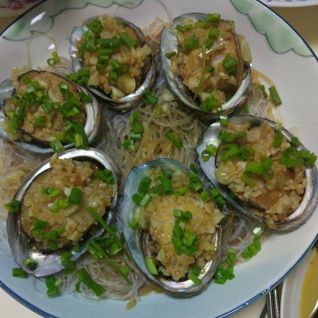 蒜蓉粉丝蒸鲍鱼