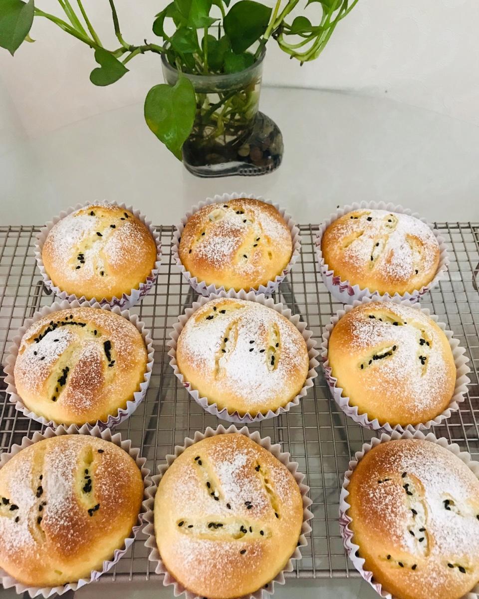 如棉花般松软的海苔肉松面包