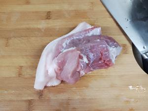 猪肉白菜萝卜炖粉条的做法 步骤2