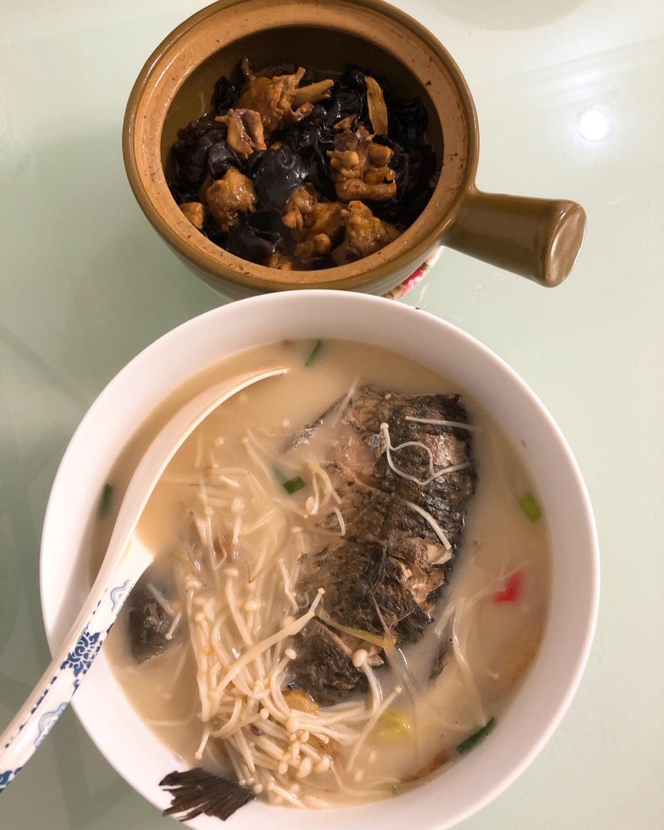 鲫鱼豆腐汤