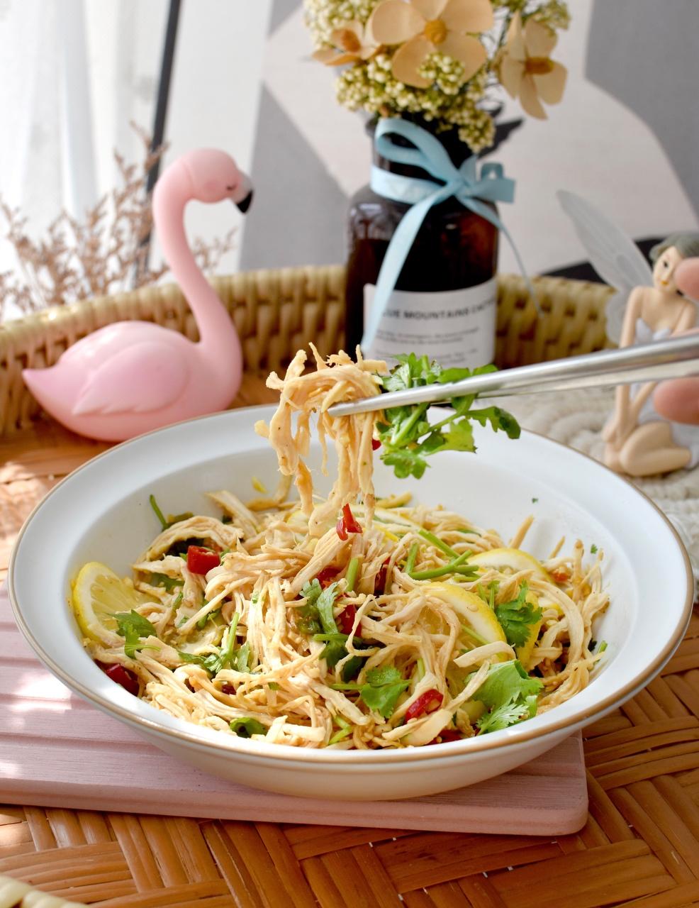 低脂低卡75酸辣柠檬鸡丝