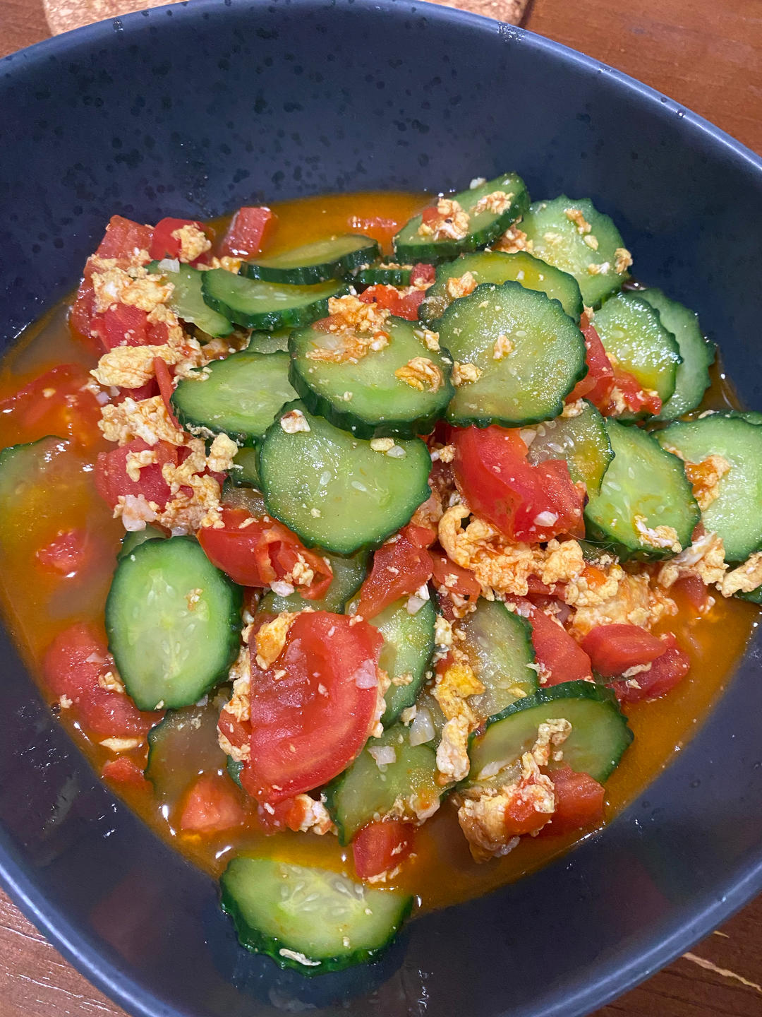 西红柿黄瓜炒鸡蛋