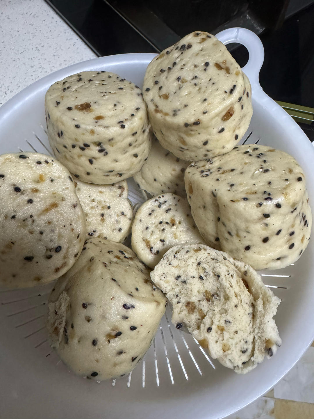 山药红枣黑芝麻馒头