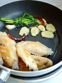 鱼哥和你一起来做菜：可乐鸡翅的做法 步骤2