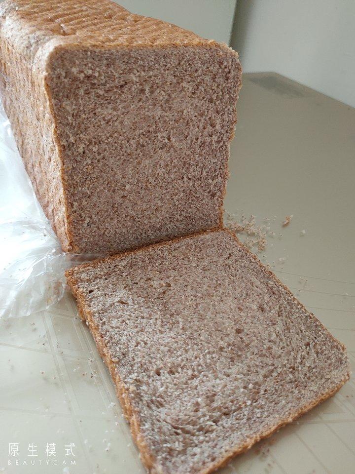 全麦拉丝吐司                              一次发酵就成功