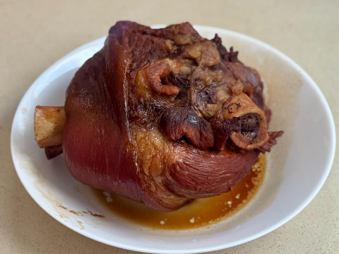 家常酱肘子