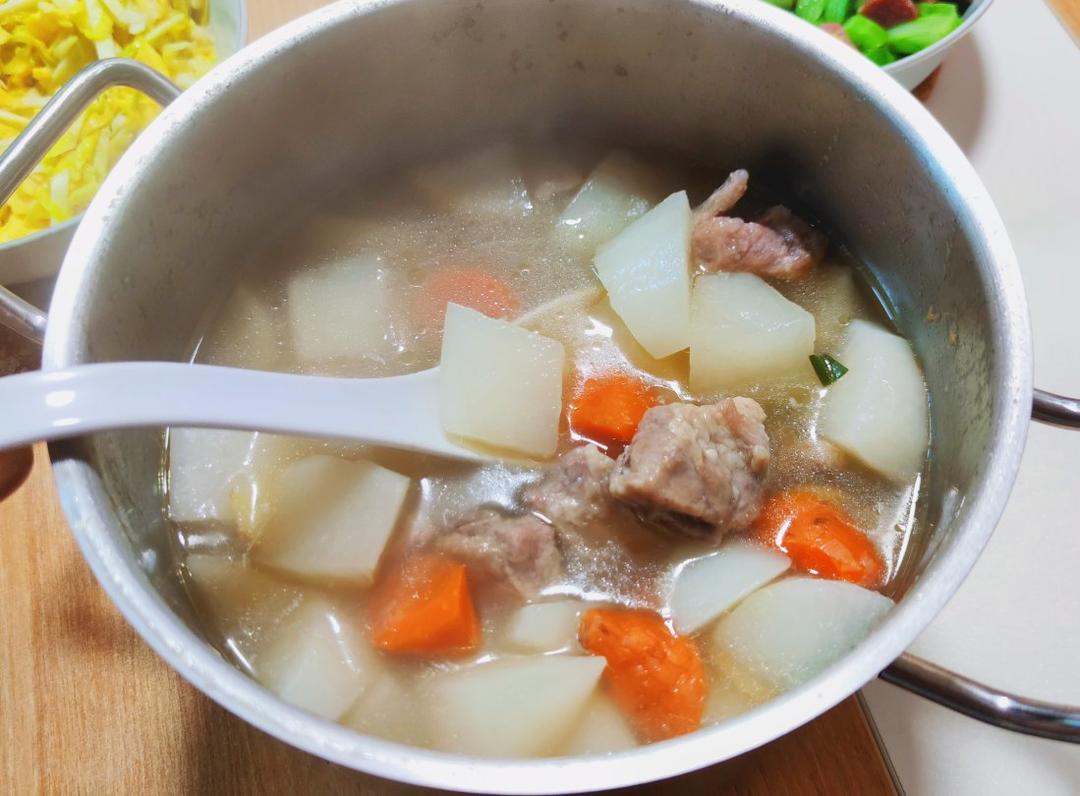 萝卜小排汤