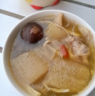 竹荪鸡汤