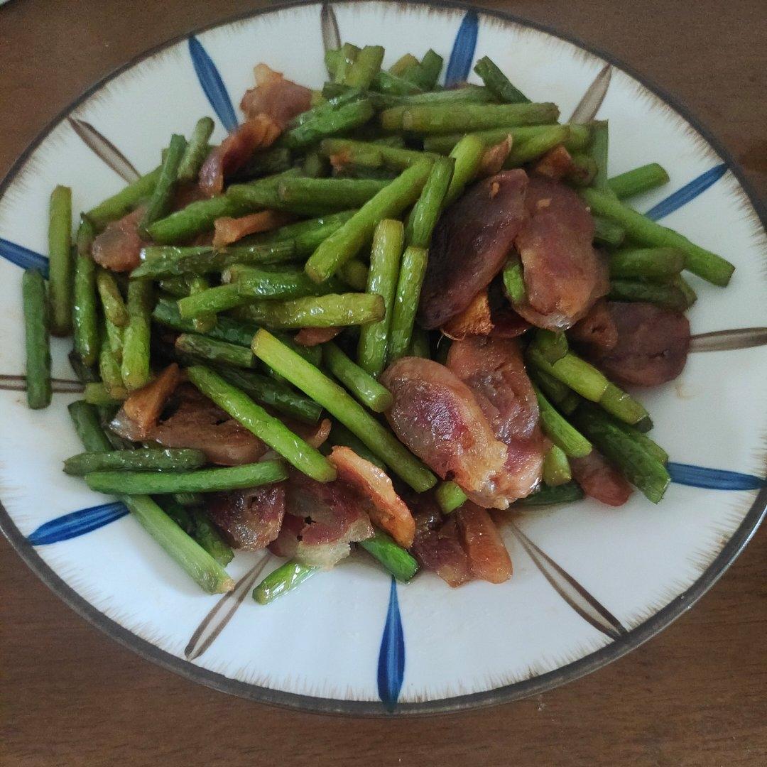 蒜苔炒香肠（快手菜）