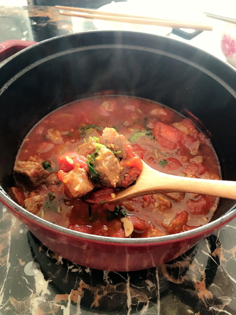 番茄炖带骨牛腩—Staub珐琅铸铁锅