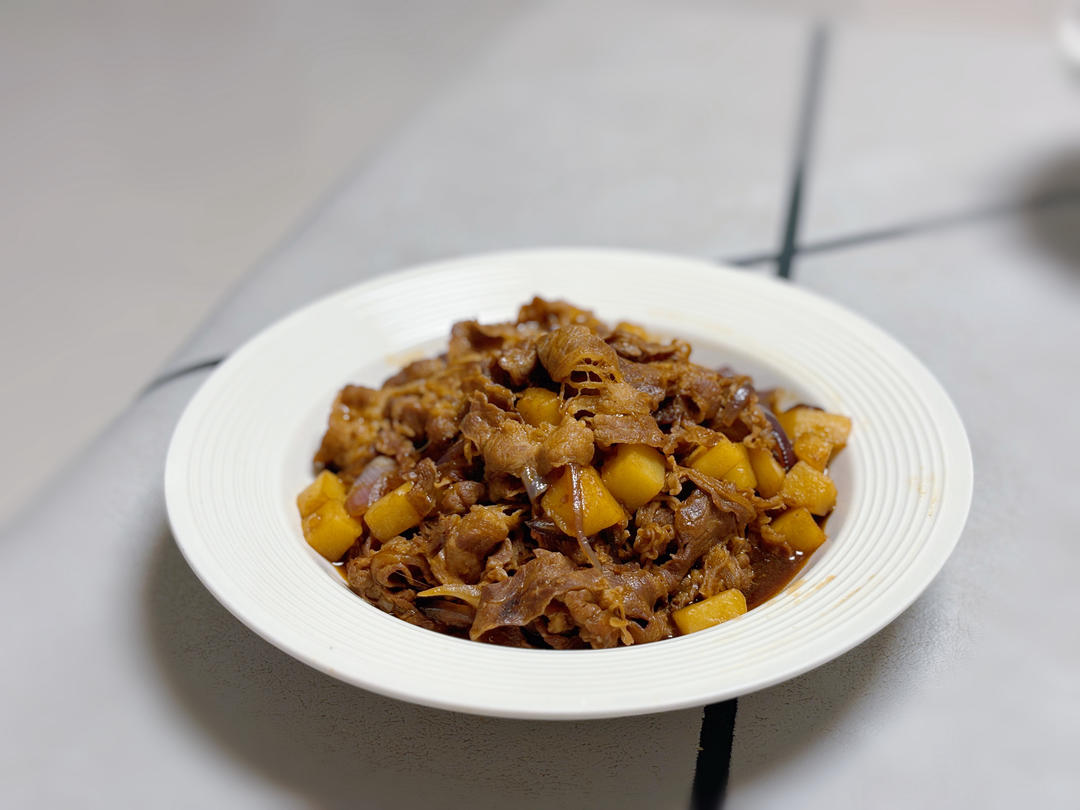 好吃到舔碗底的土豆肥牛拌饭