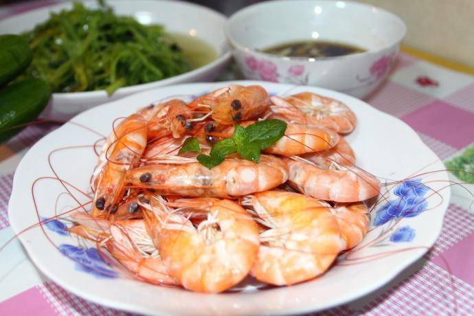 5分钟搞定简单营养的水煮虾的做法