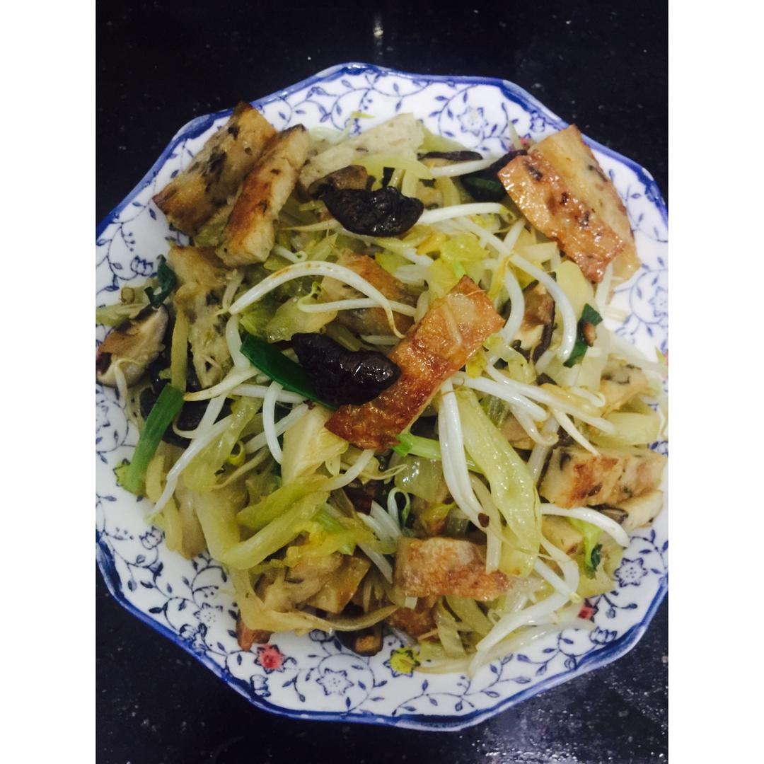 豆芽炒酸菜
