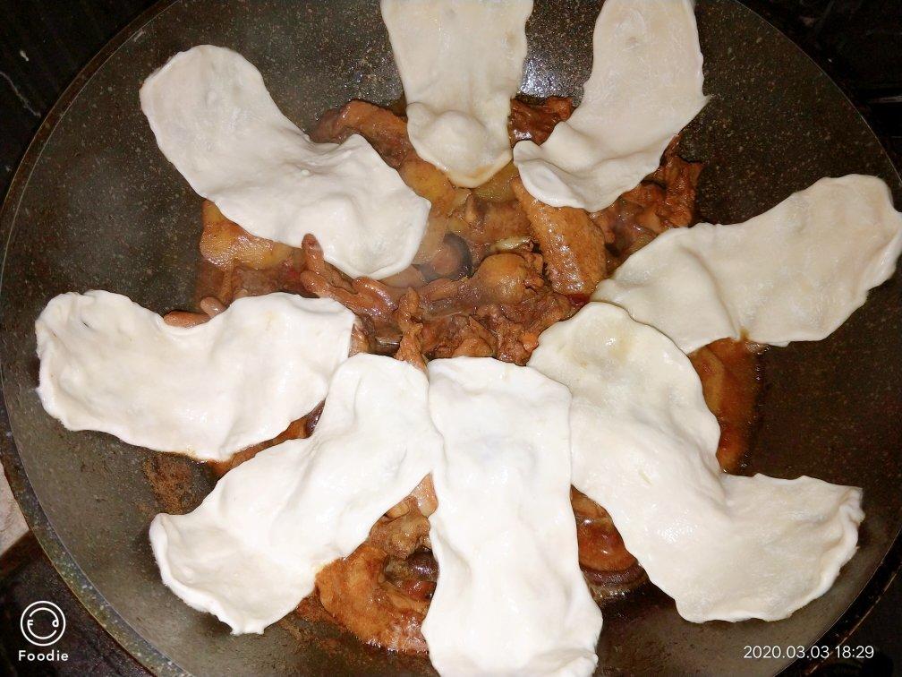 地锅鸡，教你贴饼子好吃的小技巧~