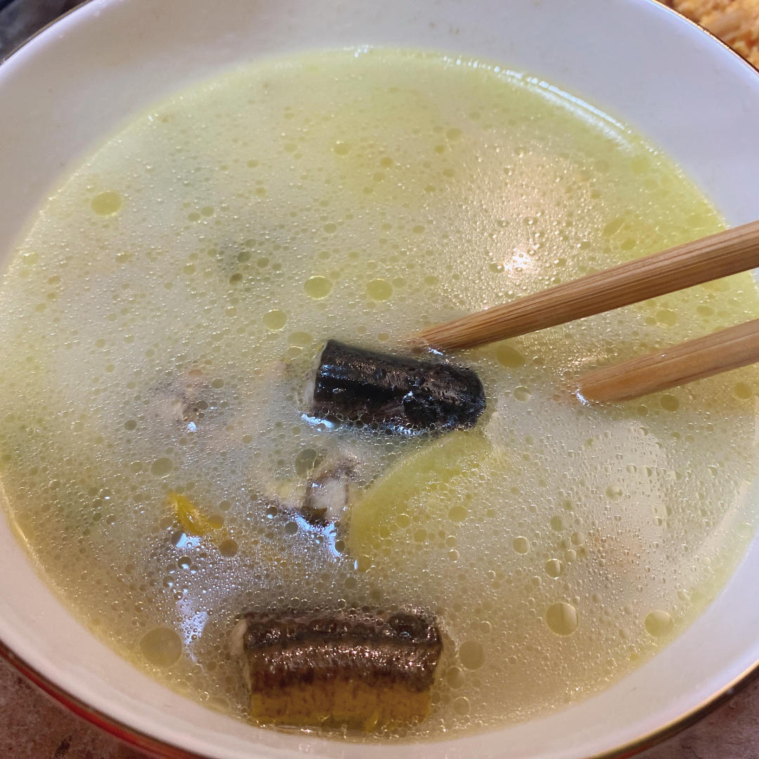 平平无奇厨艺小天才鸭做的黄鳝汤