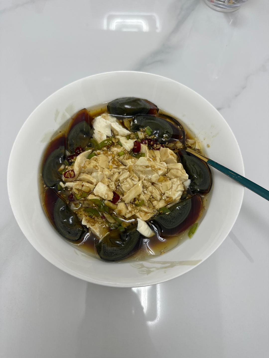 皮蛋拌豆腐