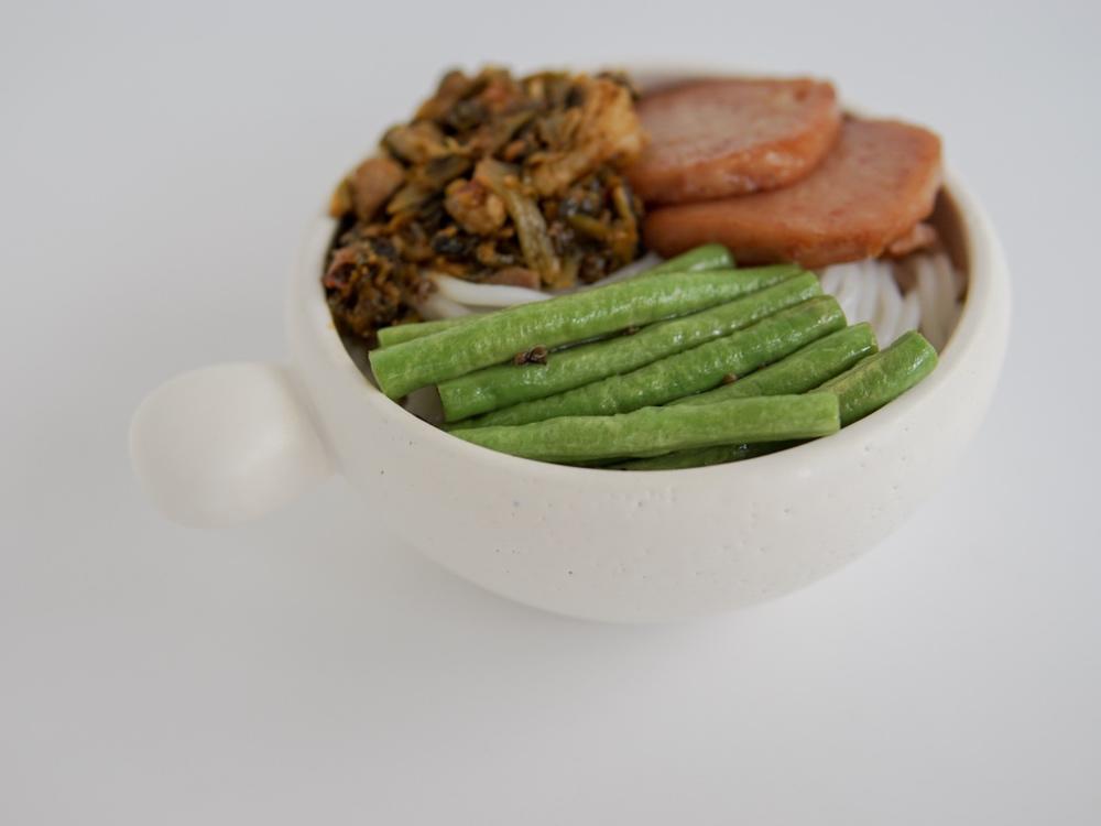 云南人都叫好的小锅米线