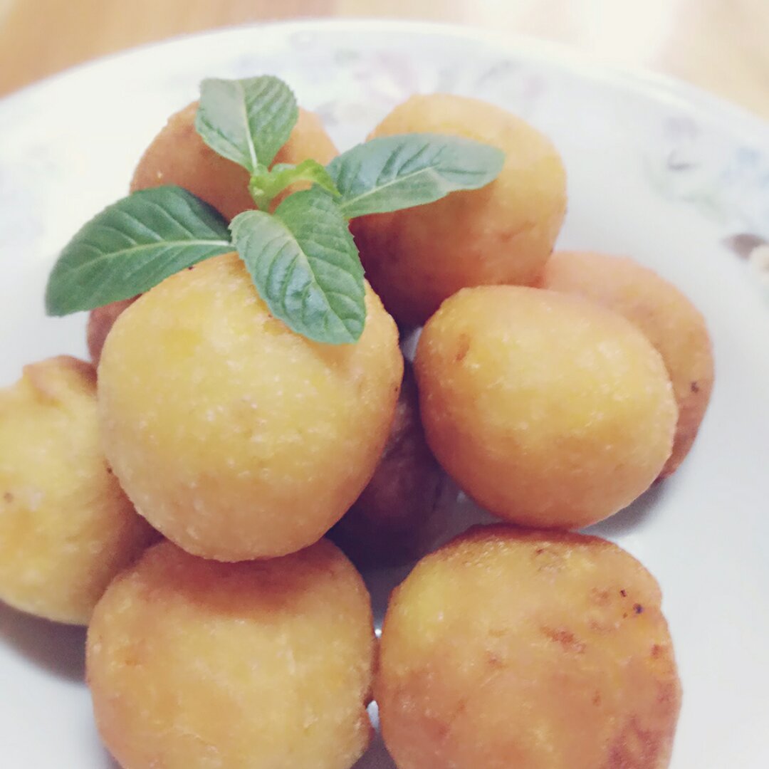 妈妈教炸的红薯丸子