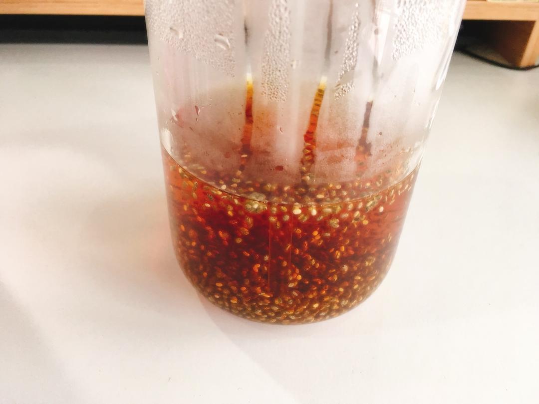 代餐奇亚籽奶茶/伪西米露奶茶（密恐慎入）的做法 步骤3