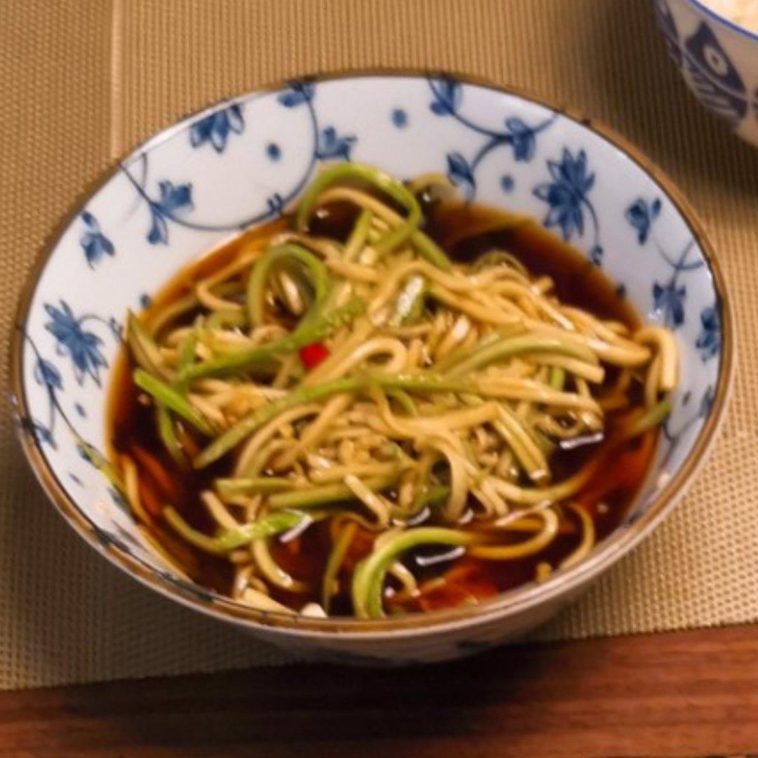 捞汁西葫芦