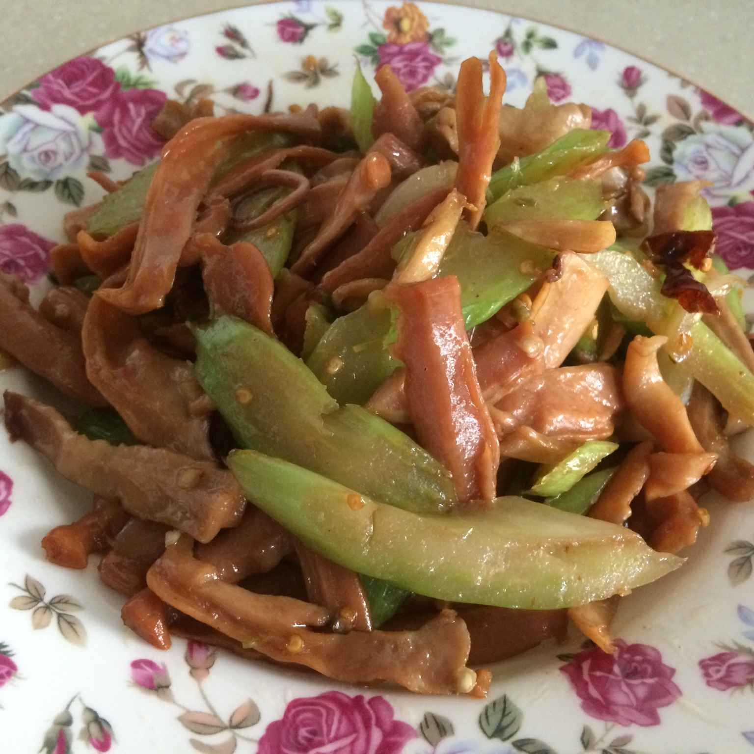 做过 香辣鱿鱼干 第一次鱿鱼干炒了吃,以前都是与红烧