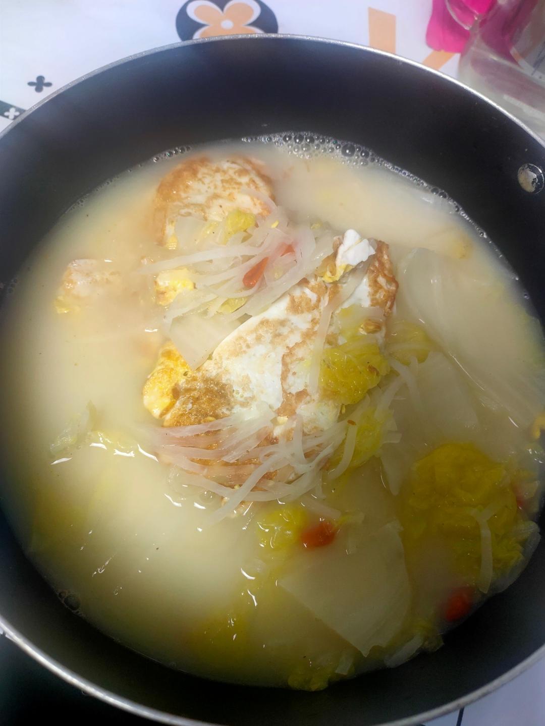 🌈冬天必喝的汤～萝卜白菜汤！简单又美味