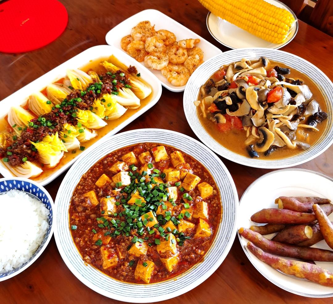 灌汤小笼包+白玉翡翠卷【3月北鼎蒸炖锅食谱】