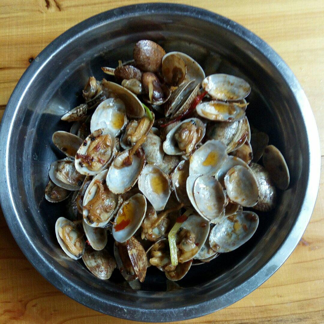 蒜香炒花甲