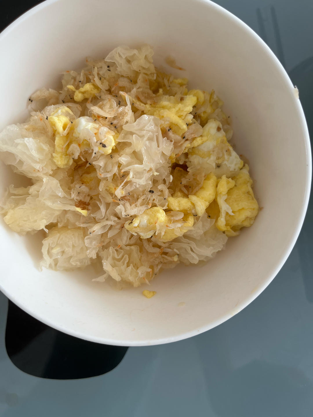 银耳炒鸡蛋