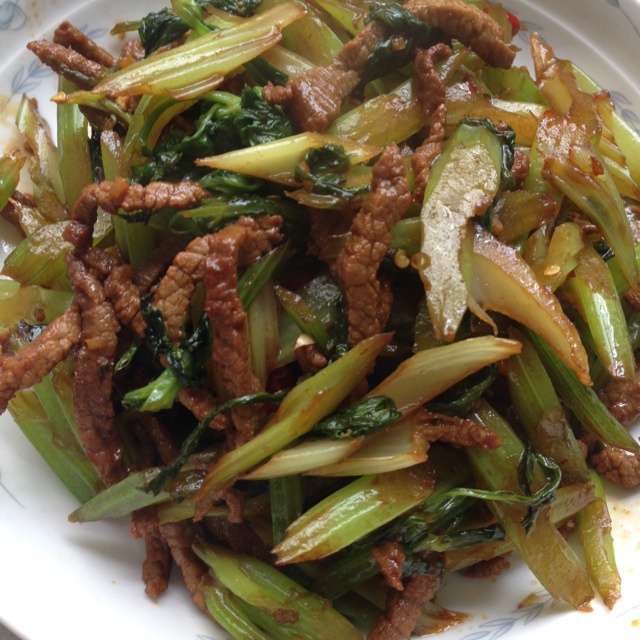 西芹炒牛肉
