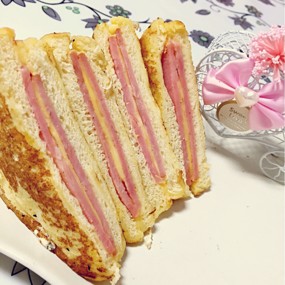 十分钟快手早餐【港式火腿西多士】