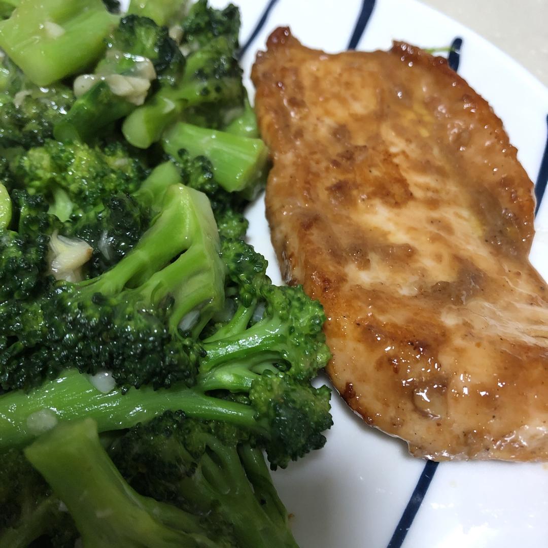 【嫩煎鸡胸肉】