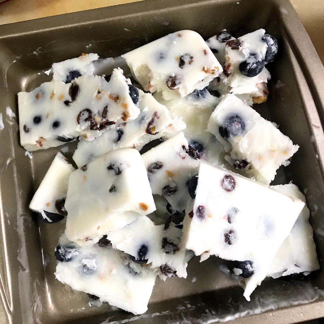 玫瑰蔓越莓缤纷冻酸奶脆