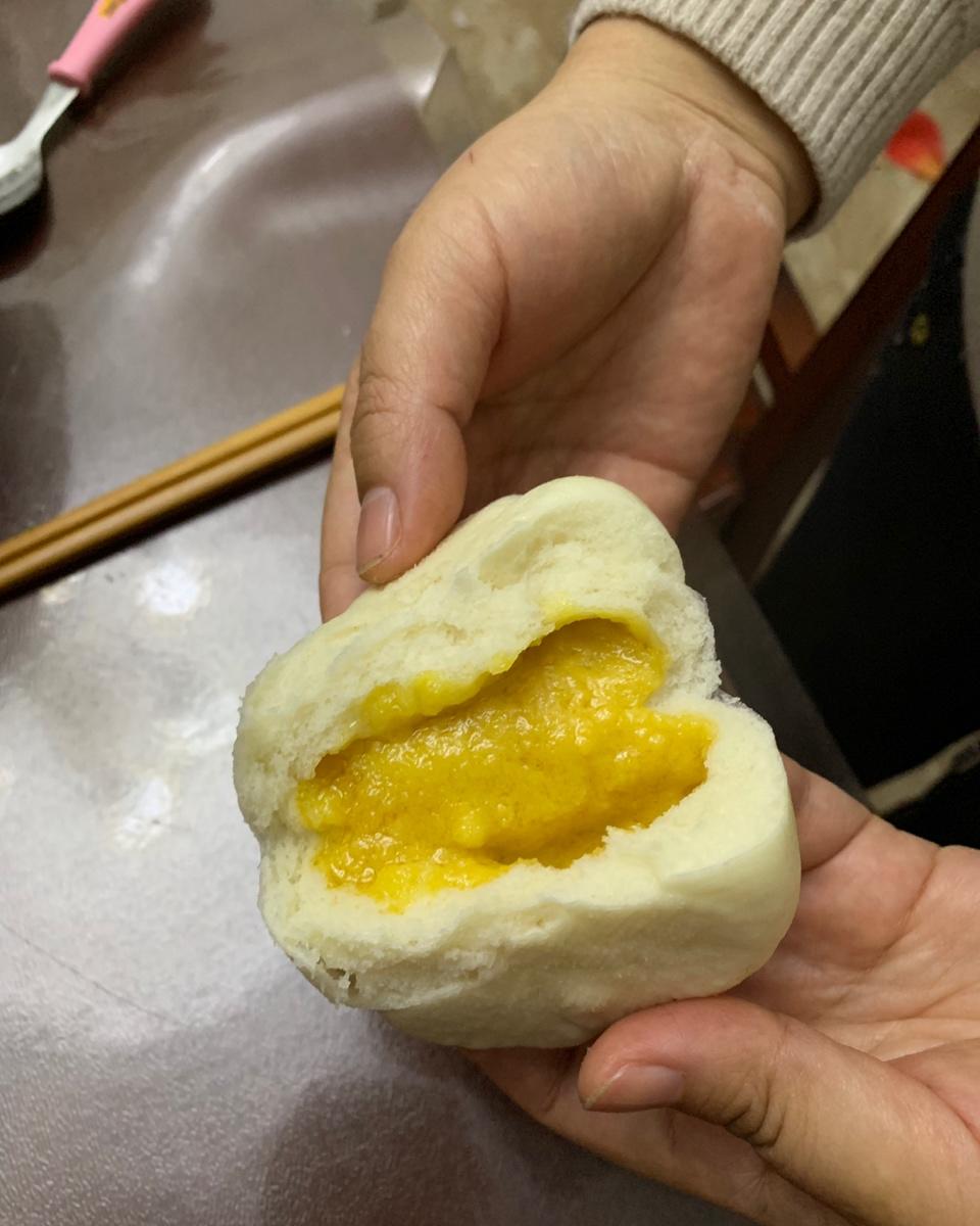 手机用户5065_r90w做的【流沙包】流心的包子,这样填馅一步到位!