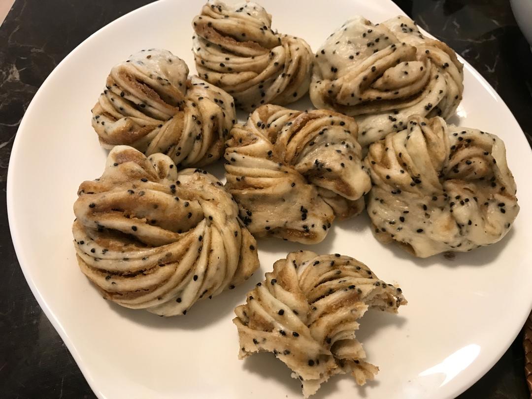 堂妈教你做麻酱黑芝麻花卷