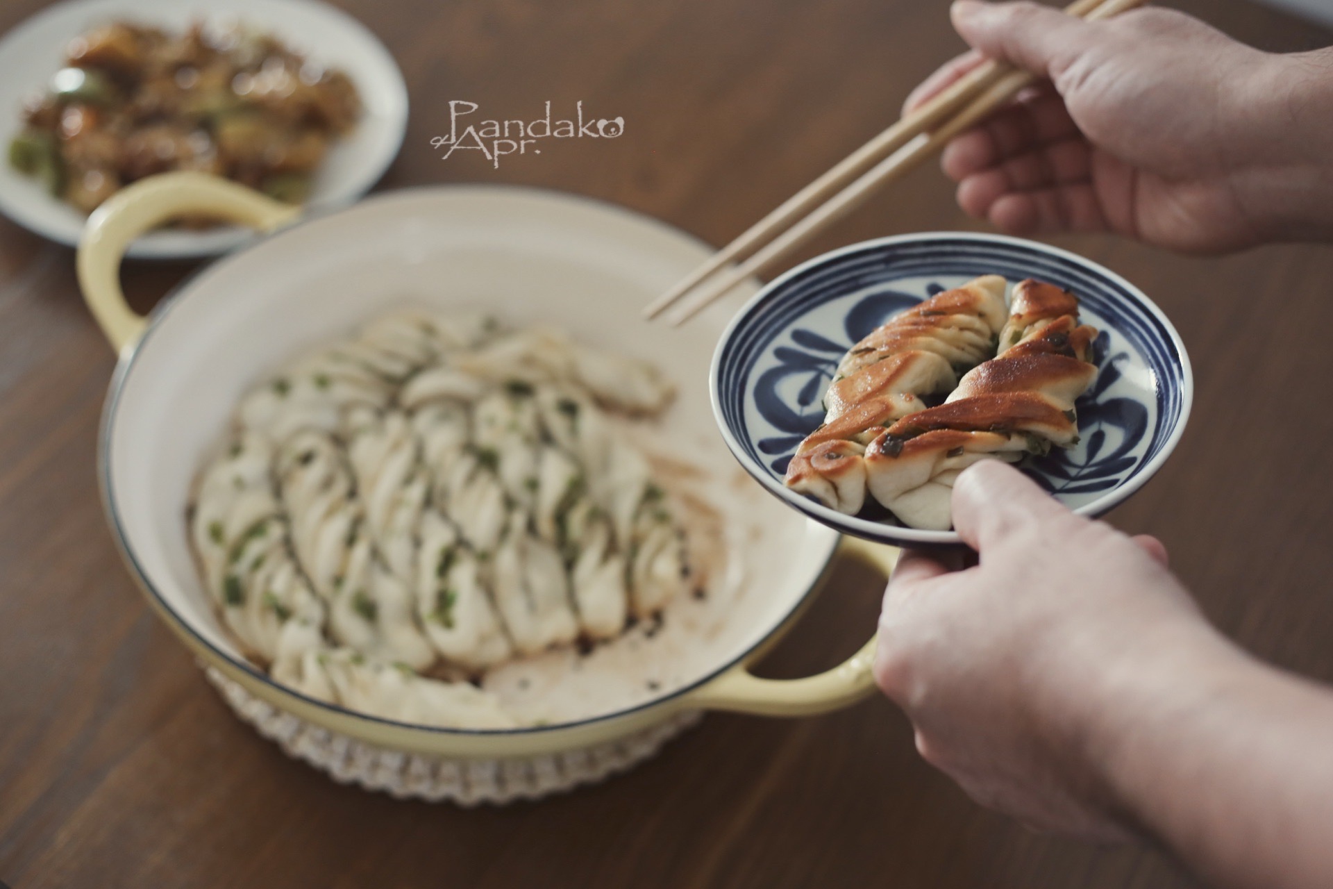 香葱虾皮贴卷子「北鼎珐琅锅食谱」的做法