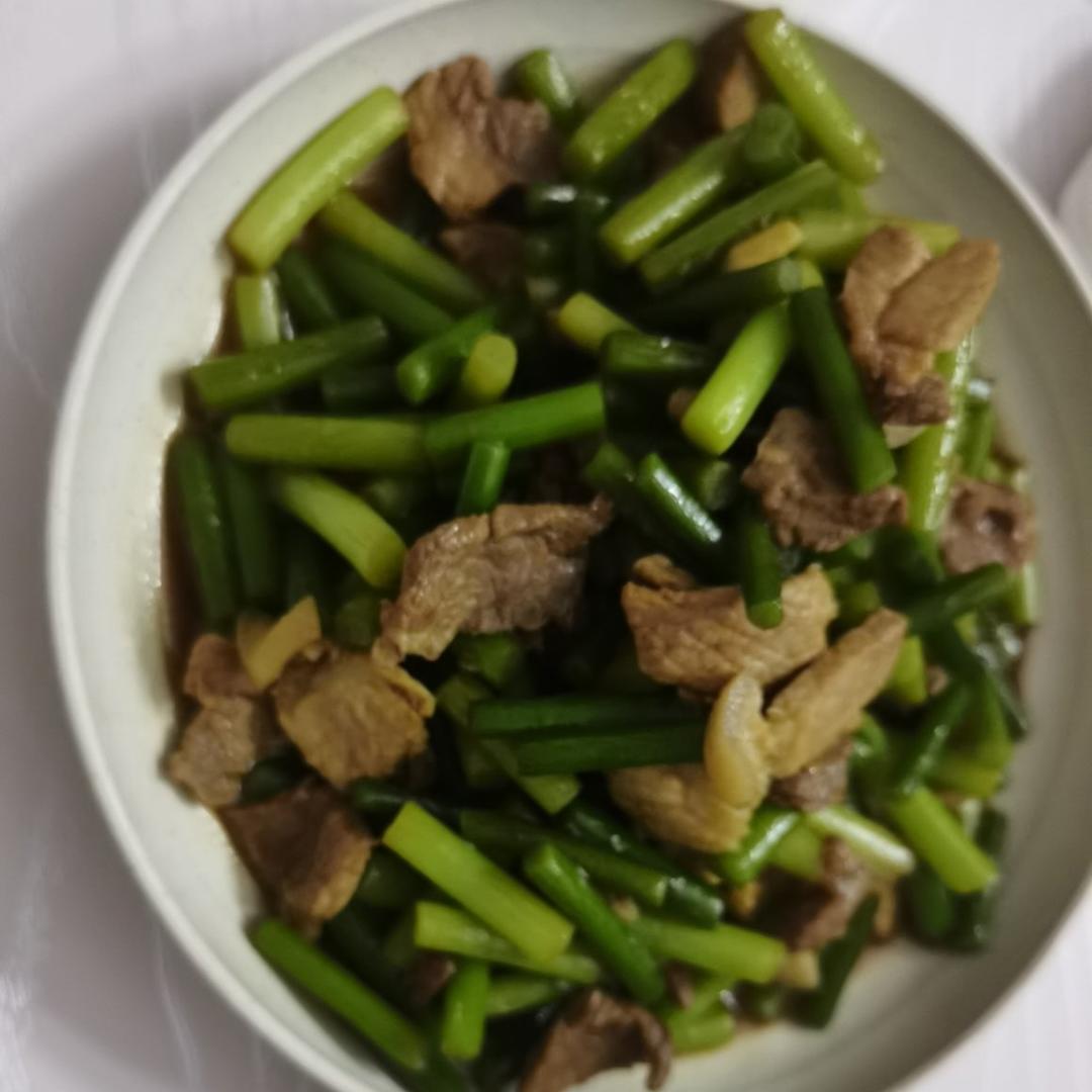 简单易做的下饭菜－蒜苔炒肉