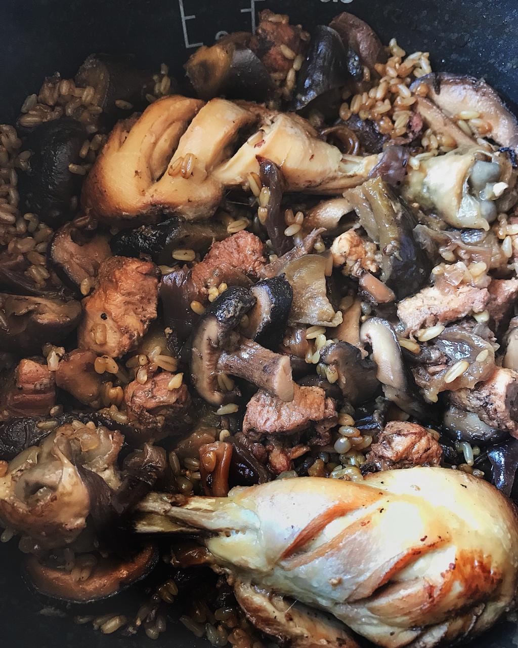 酱香香菇鸡肉焖饭