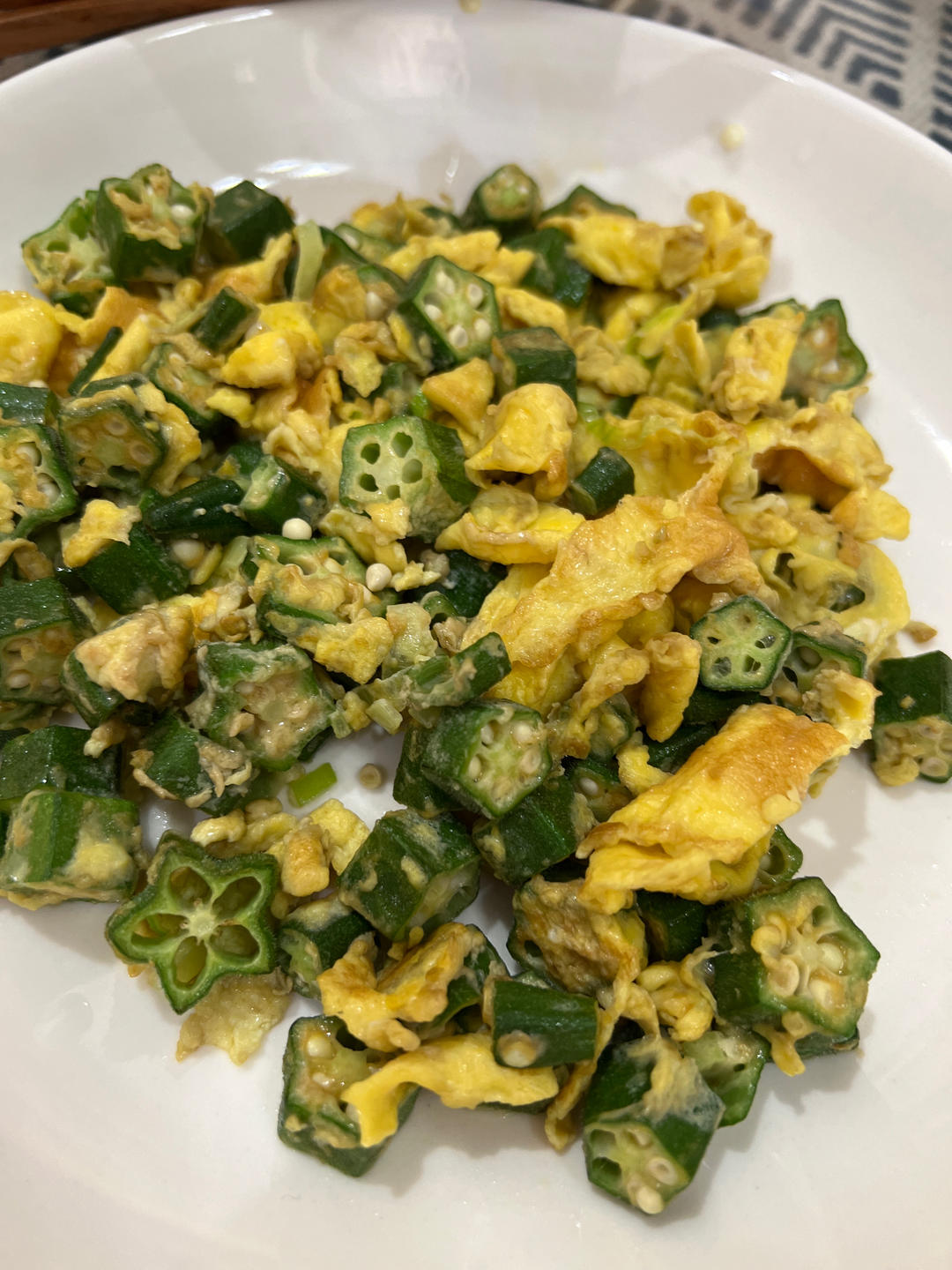 低脂低卡，好吃不胖的秋葵炒鸡蛋，巨好吃