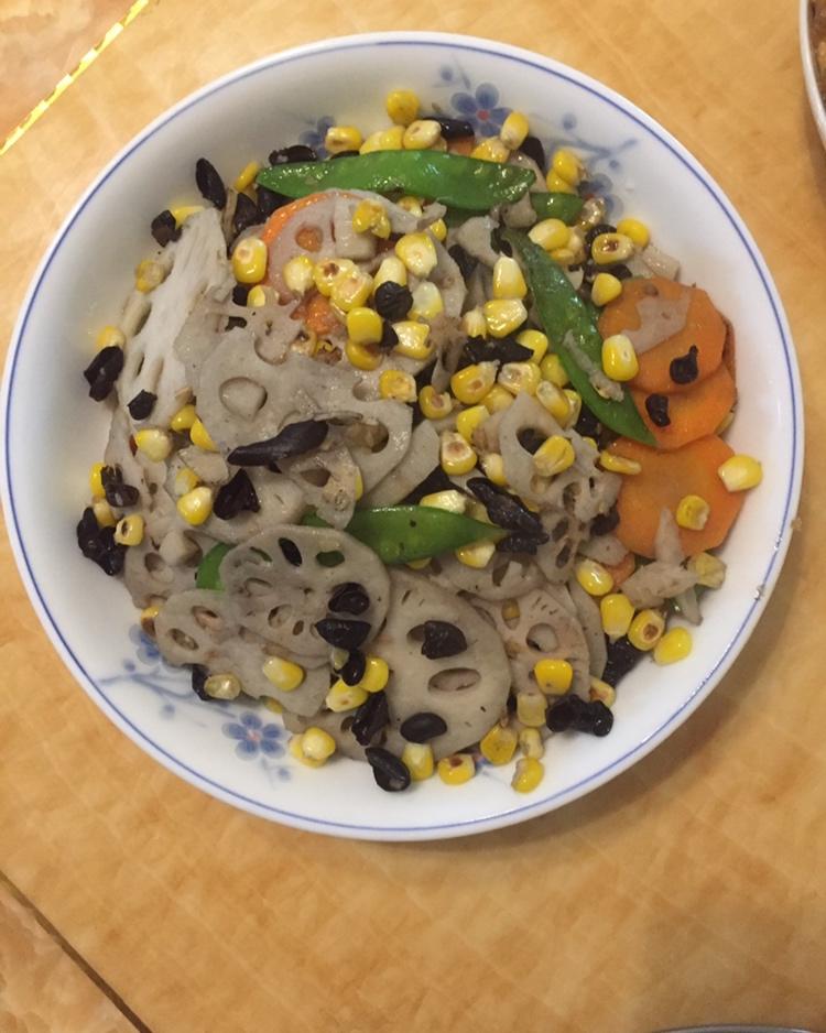 素菜也可以这么美—荷塘小炒