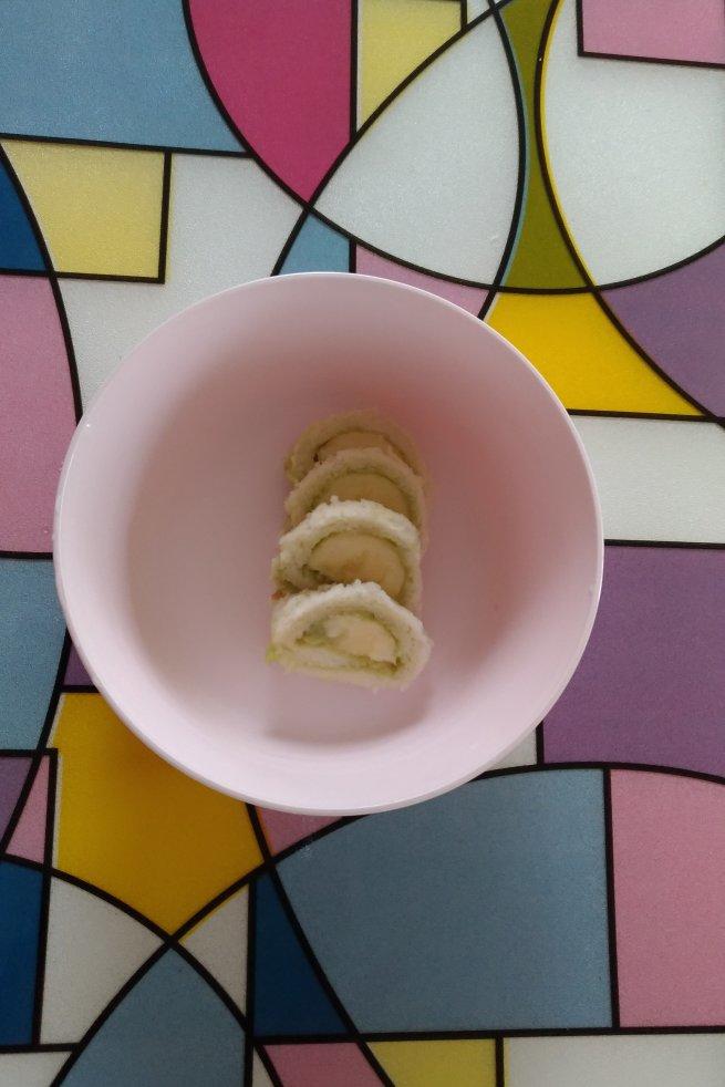 宝宝辅食食谱  牛油果香蕉卷
