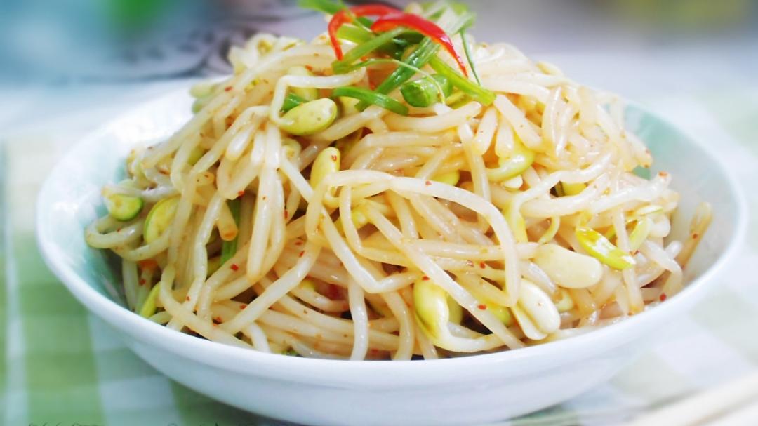 用料凉拌豆芽的做法小贴士豆芽可以放入油盐水中来焯熟上传你做的凉拌