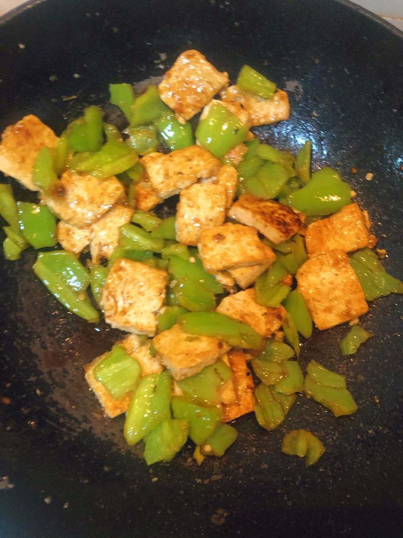 青椒炒豆腐