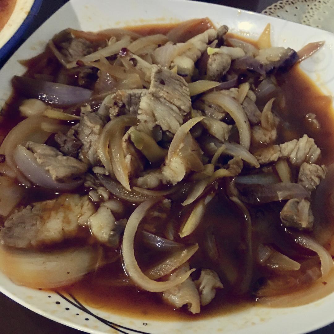 洋葱炒肉