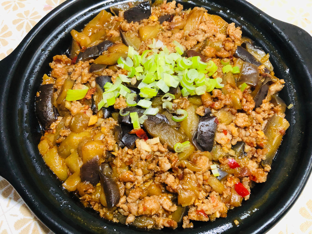 不用油炸超省油的鱼香肉末茄子煲