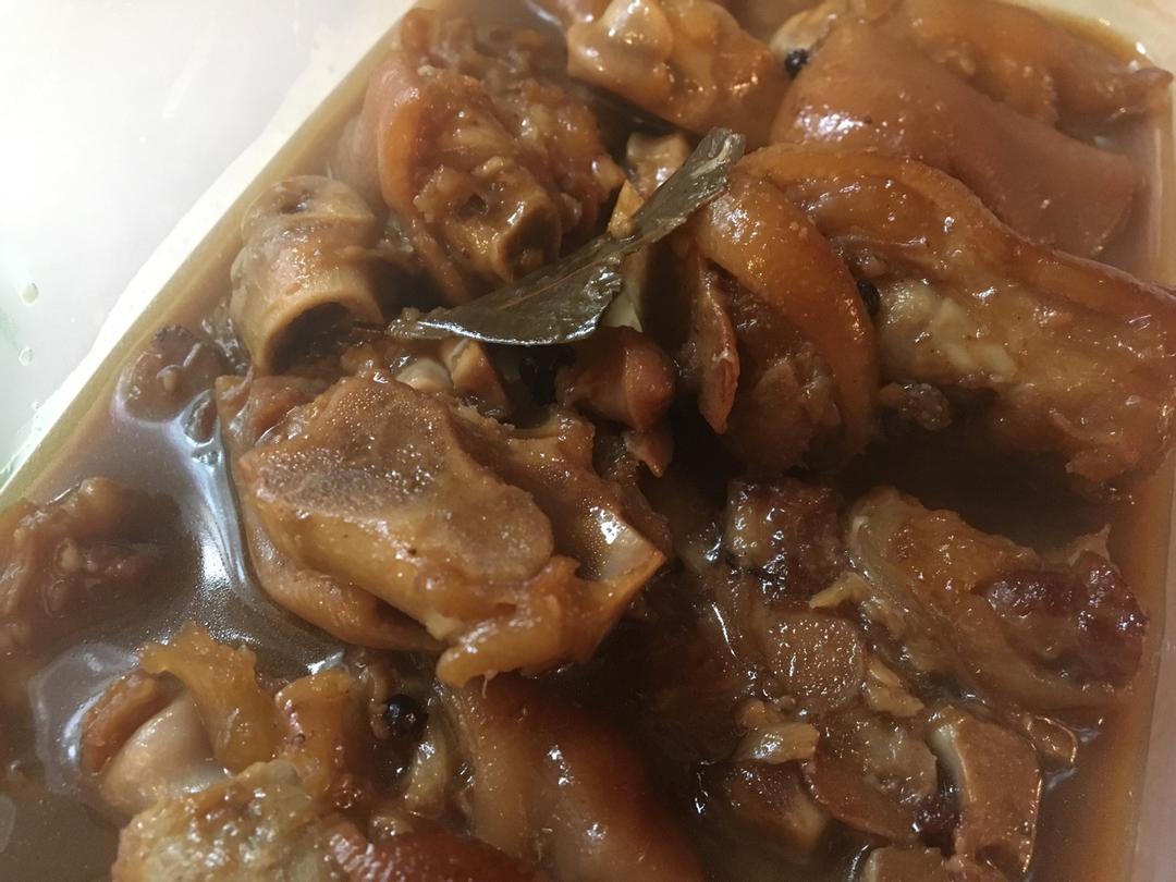 美味的家常菜：红烧猪蹄